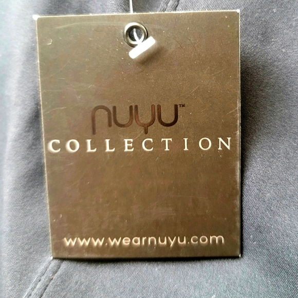 BRAND NEW! Wonder Woman Black Leggings - Picture 9 of 12